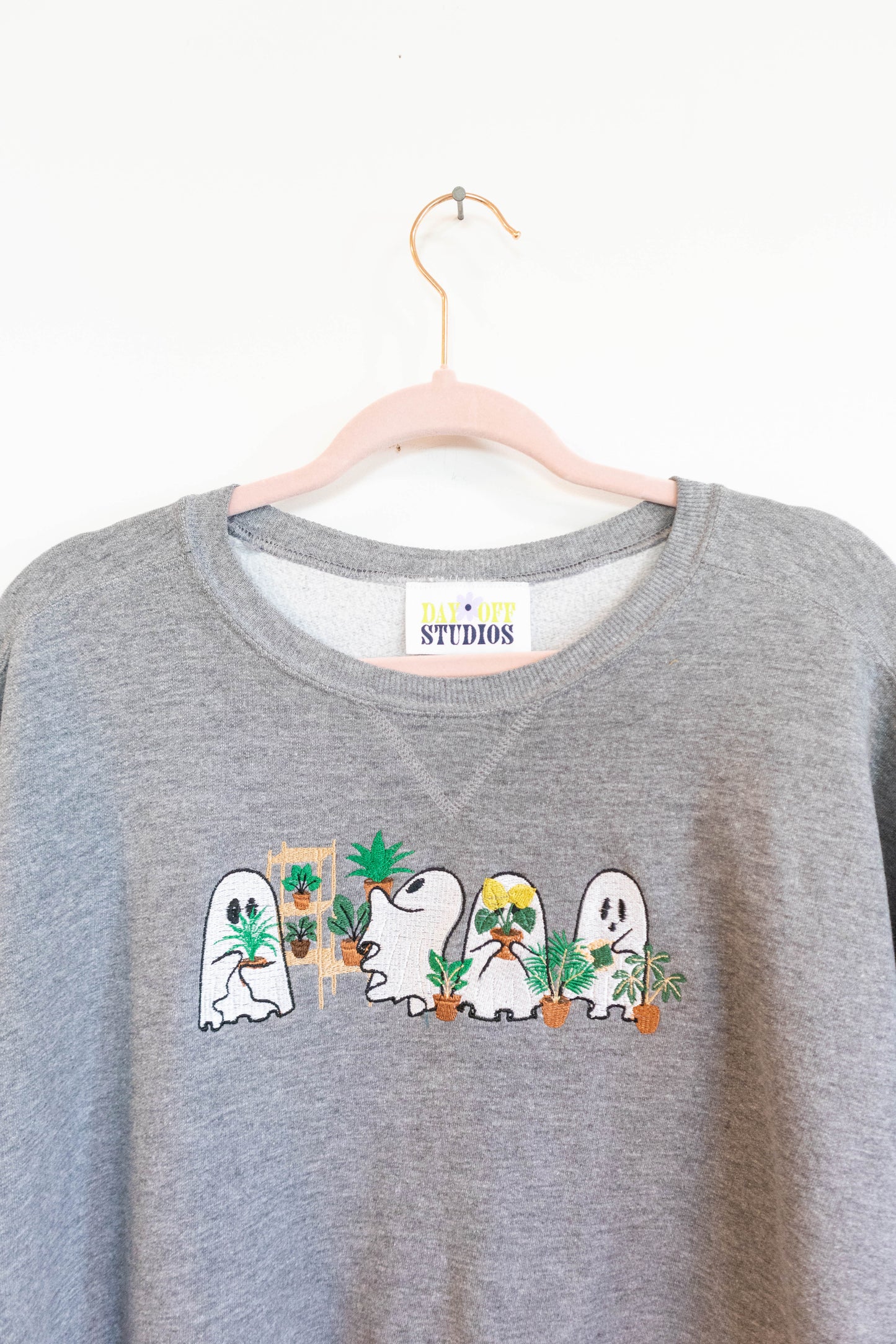 🌿 Plant Ghost Crewneck - XL/Chocolate Brown