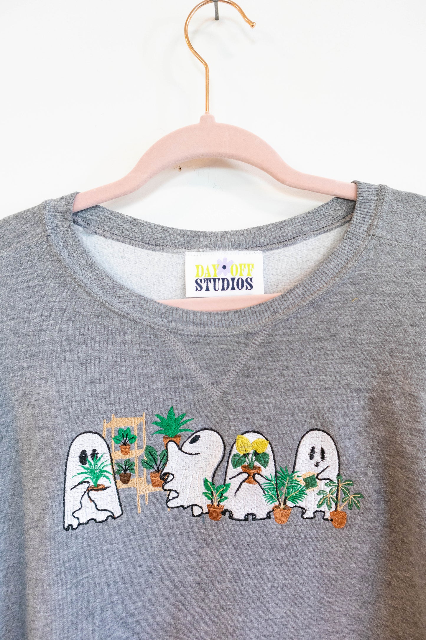 🌿 Plant Ghost Crewneck - XL/Chocolate Brown