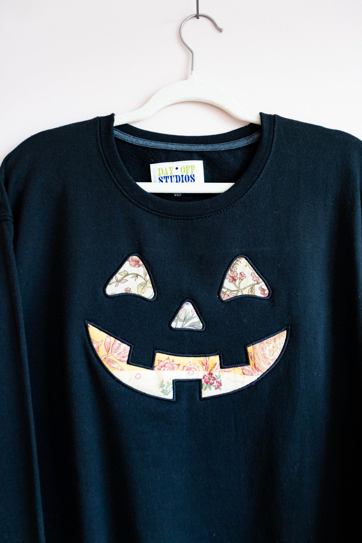 Floral Jack-o’-Lantern Sweatshirt - Large