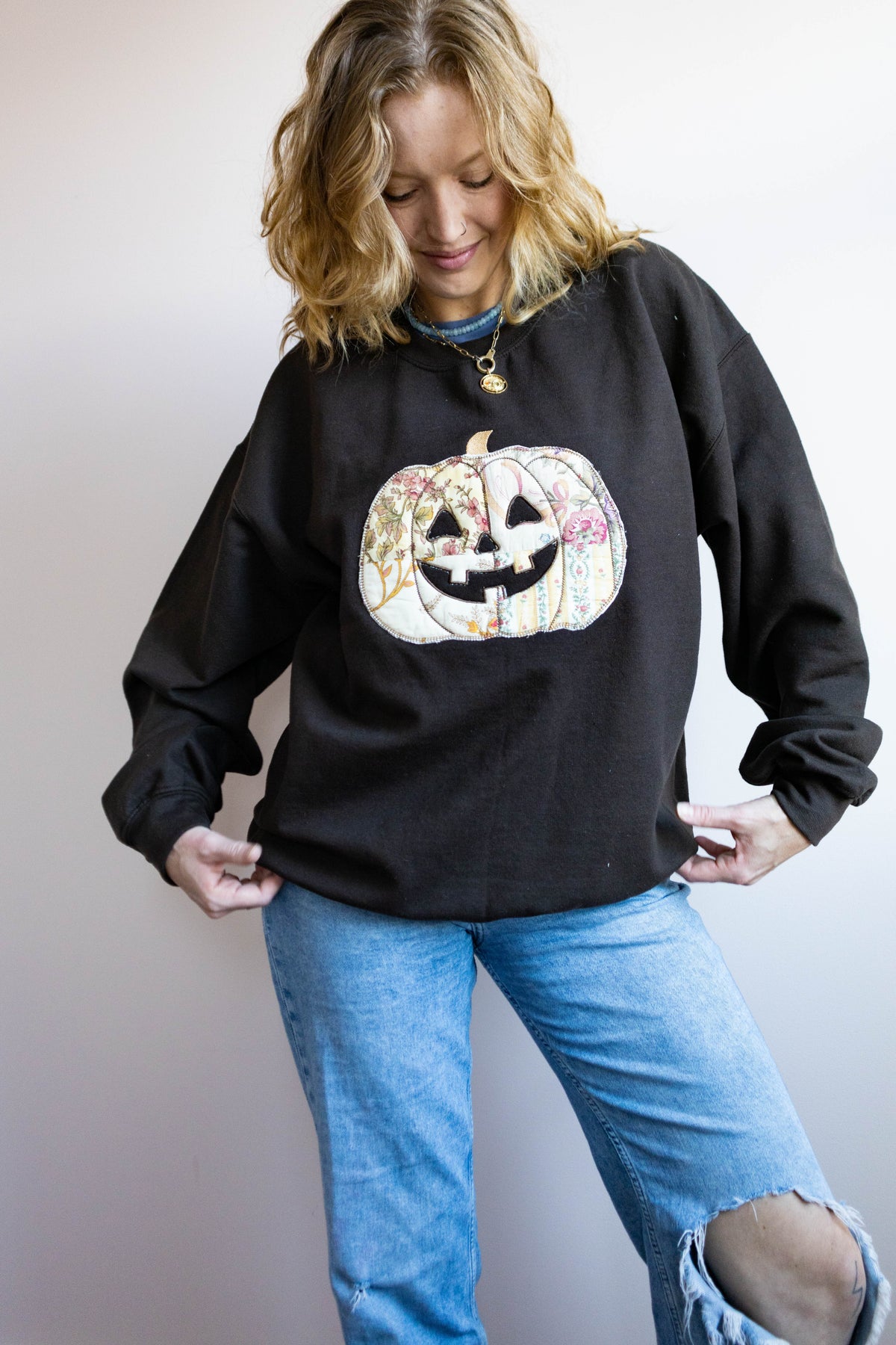 Floral Quilt Pumpkin Sweatshirt - Large