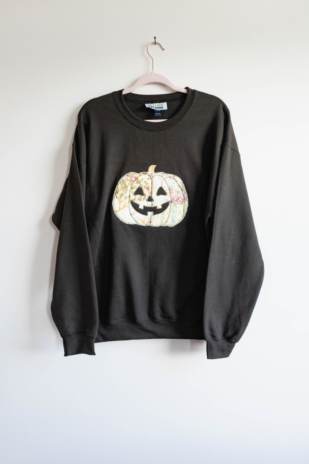 Floral Quilt Pumpkin Sweatshirt - Large