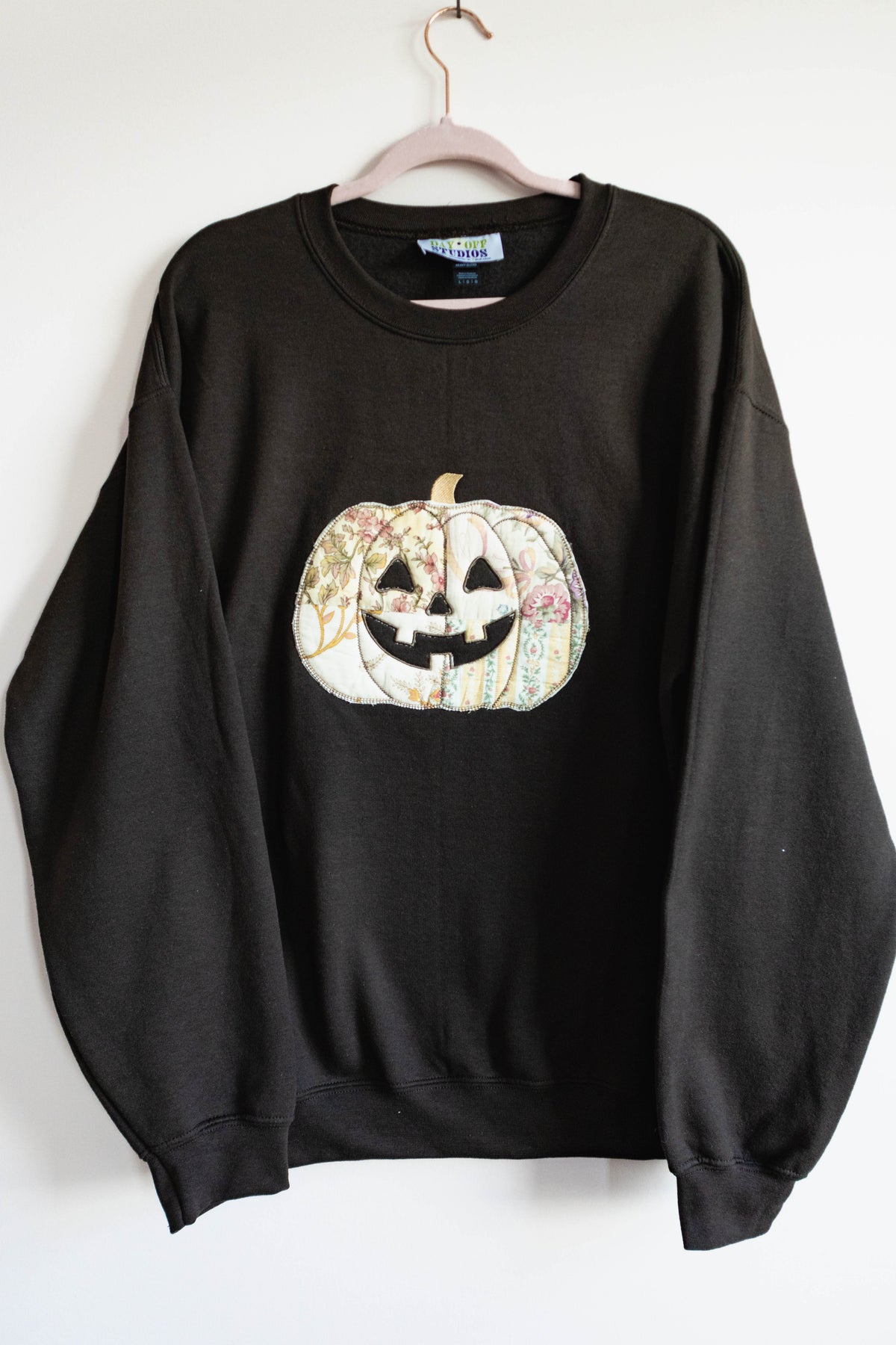 Floral Quilt Pumpkin Sweatshirt - Large