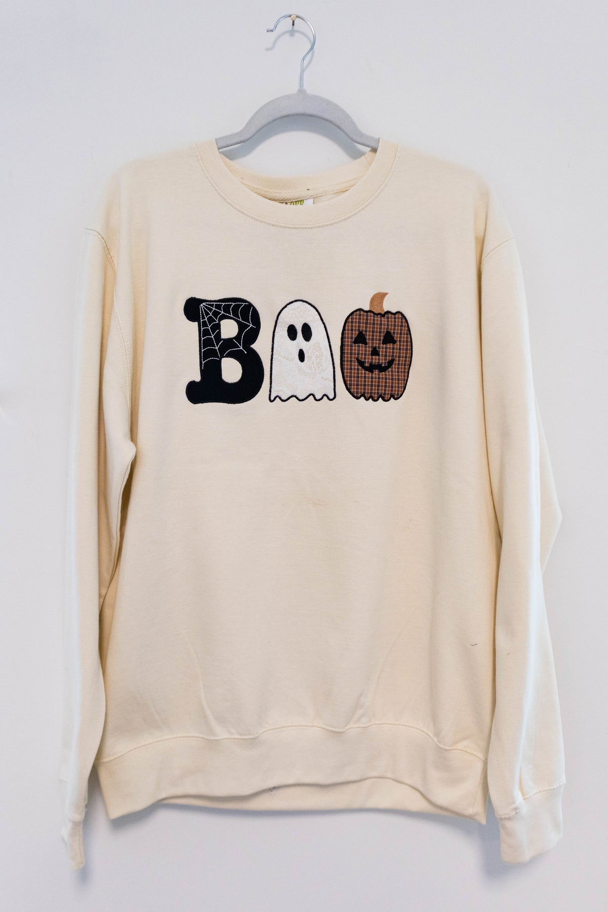 BOO Halloween Appliqué Crewneck Sweatshirt