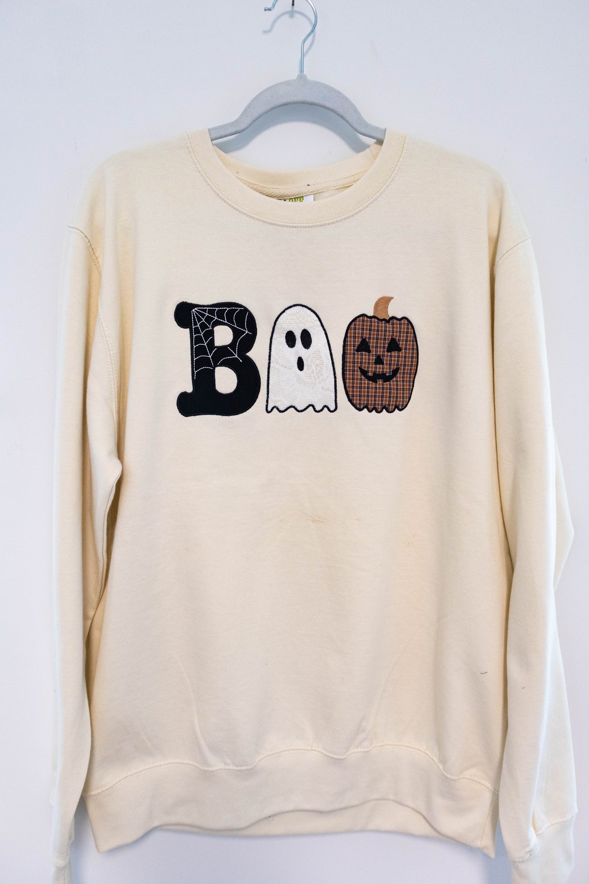 BOO Halloween Appliqué Crewneck Sweatshirt