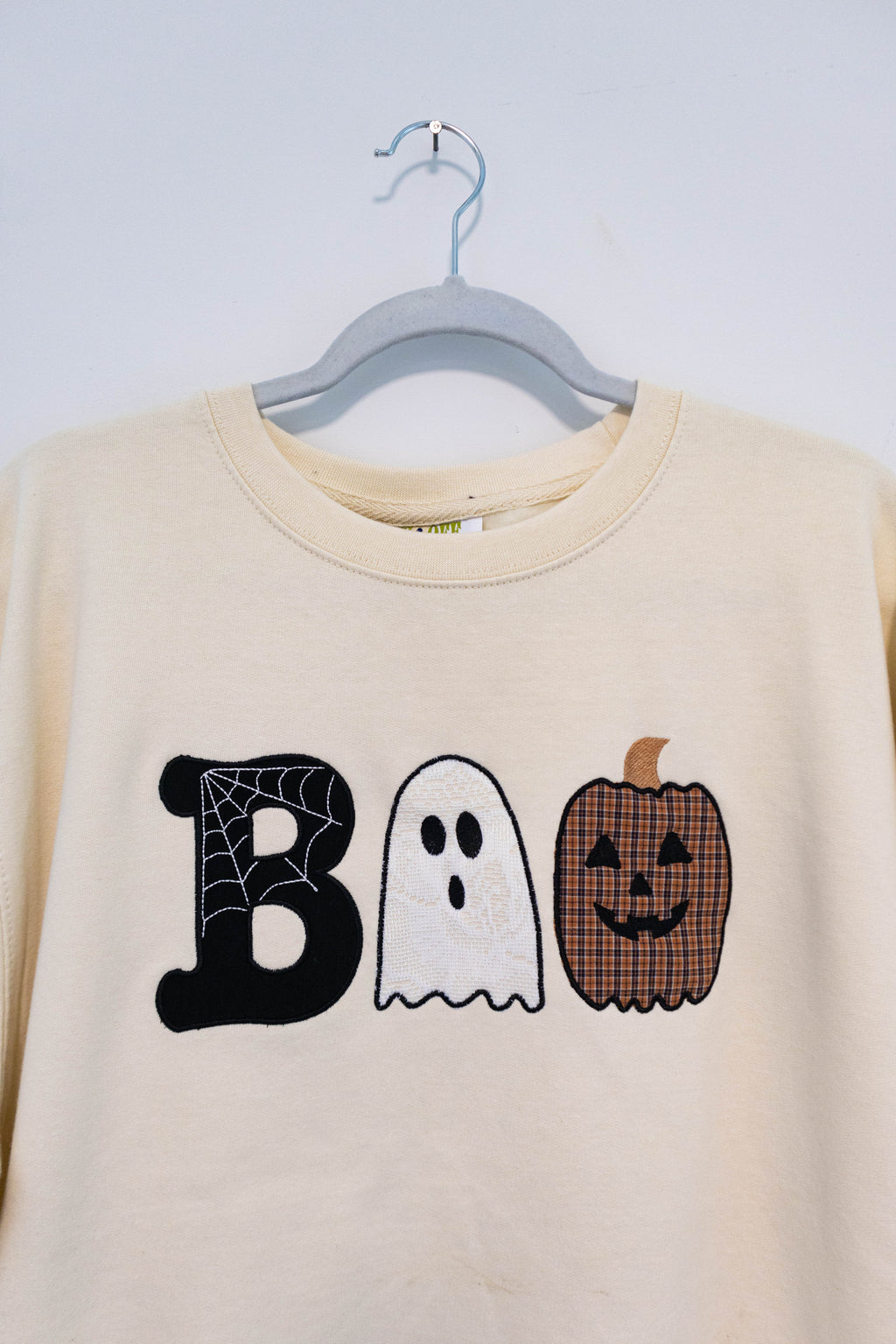 BOO Halloween Appliqué Crewneck Sweatshirt