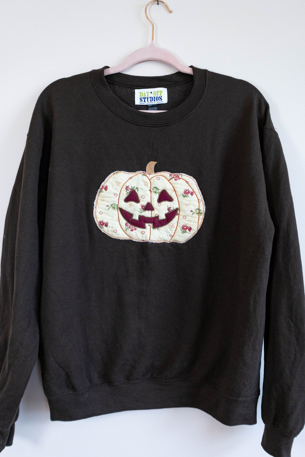 Floral Quilt Pumpkin Sweatshirt - Large
